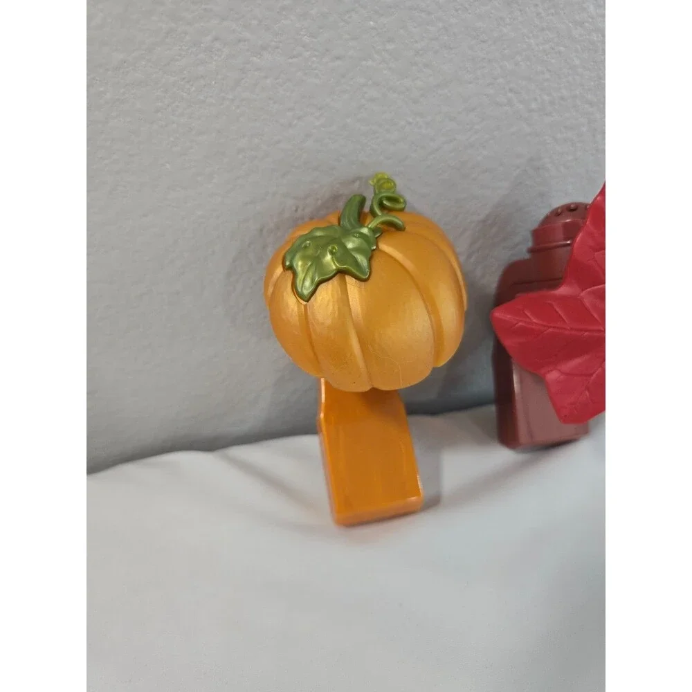 Bath & Body Works Lot of 2 Fall Wallflower Plug ins Leaf & Pumpkin NEW